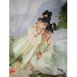 Conjunto ropa china hanfu estilo Tang con diseño de flores y jade Conjunto ropa china hanfu estilo Tang con diseño de flores y jade