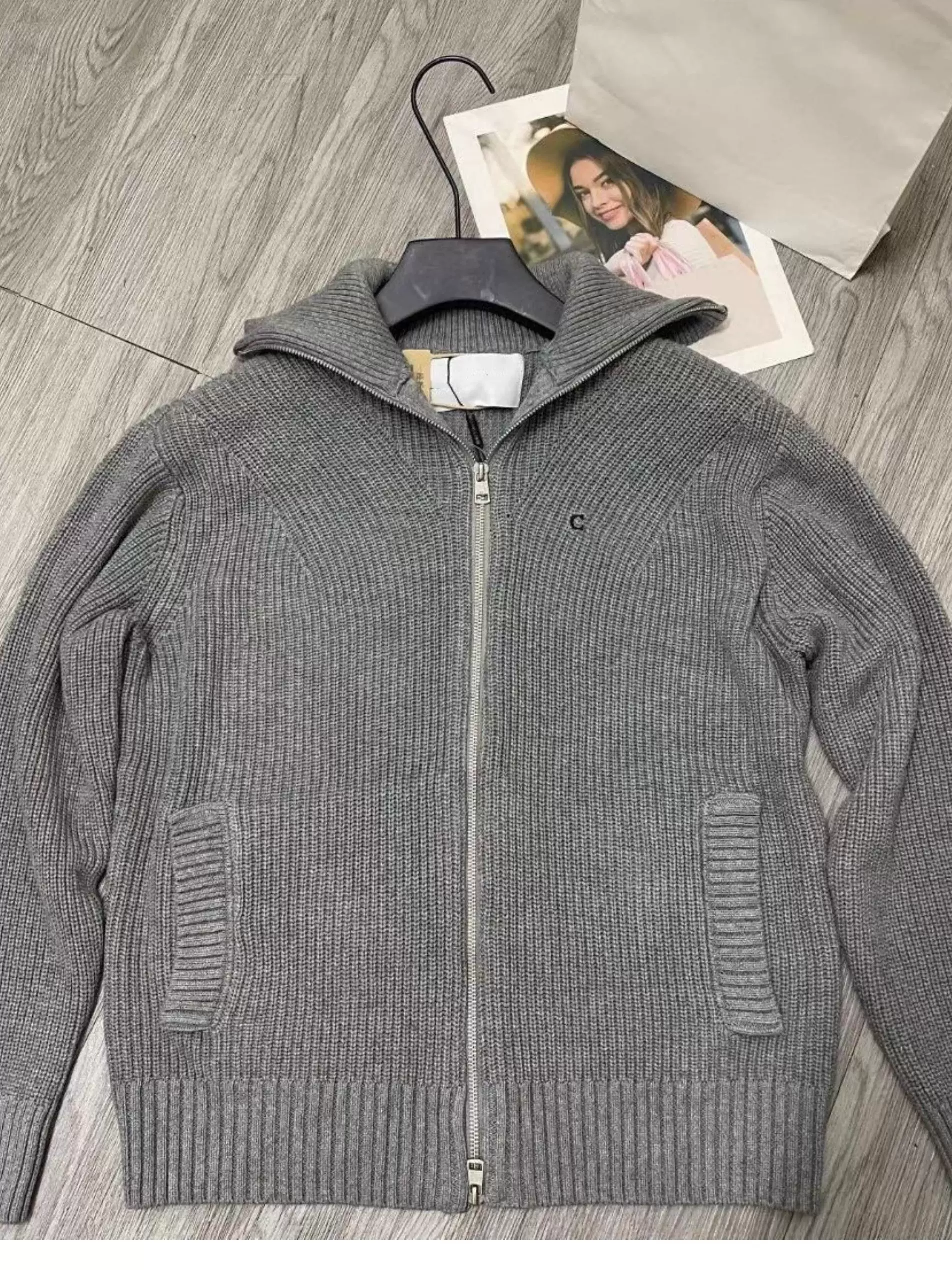 Jersey gris con cremallera de ENHYPEN Sunghoon Moda K-pop Frikimall 1