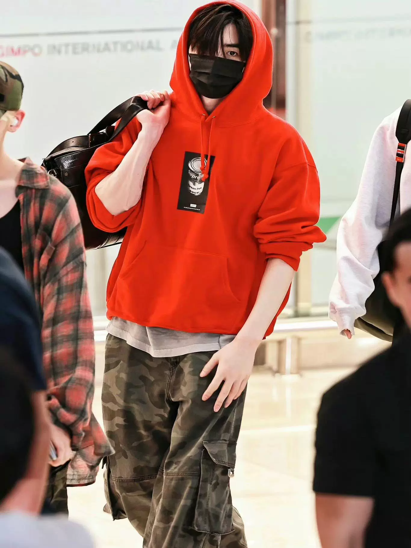 Sudadera roja con capucha inspirada en ENHYPEN moda K-pop Frikimall 1