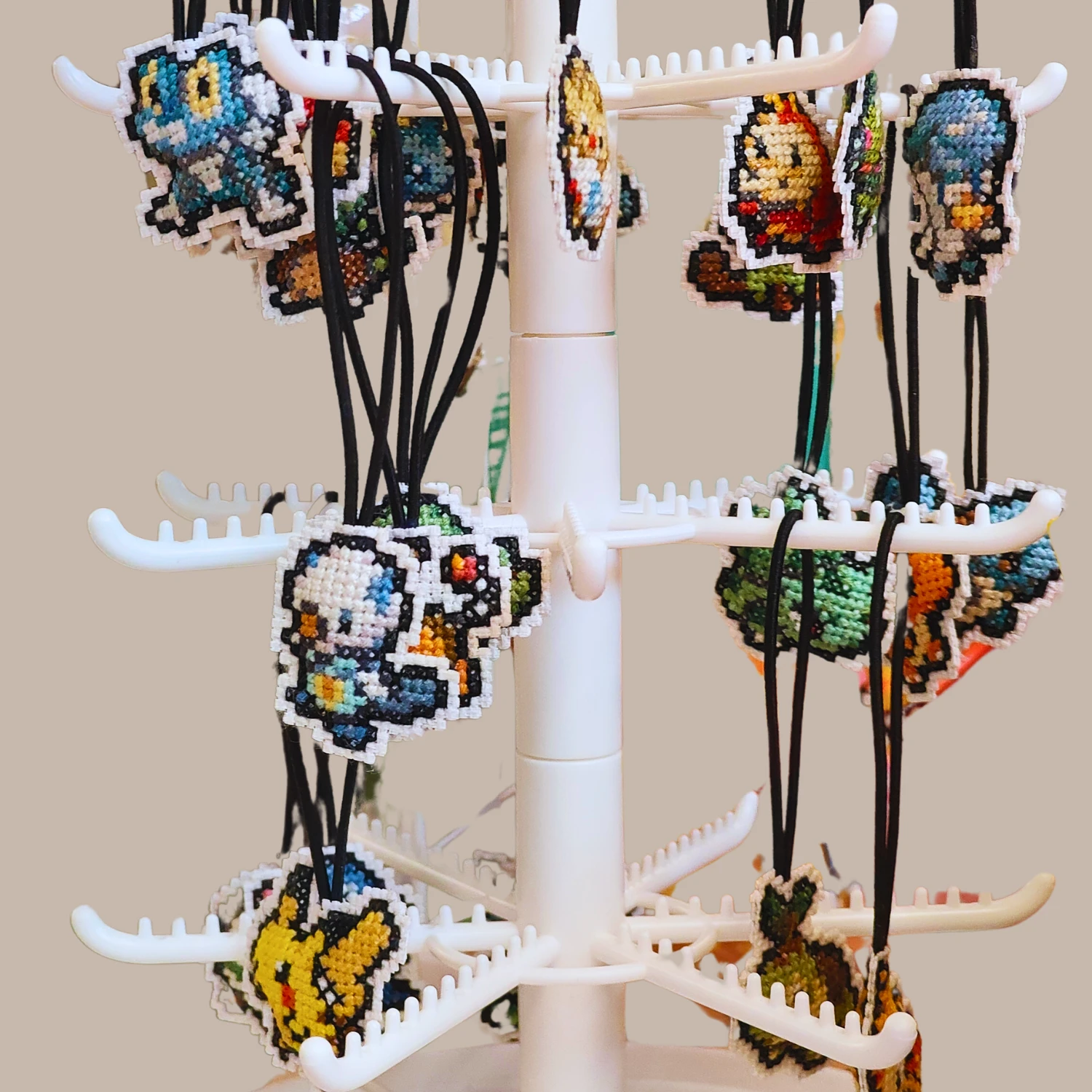 Llaveros chibi Pokémon punto de cruz a mano