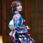 Yukata japonés gatos kawaii azul rojo blanco – kimono ligero tradicional